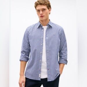 American Eagle men’s L seriously soft long sleeve button-down shirt.‎